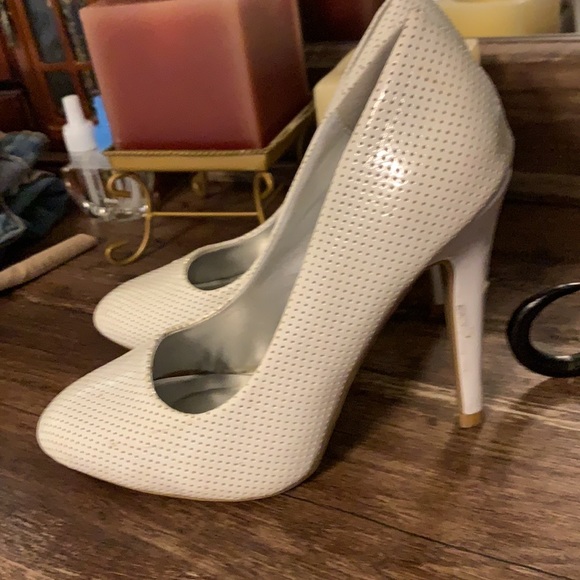 Heels - Picture 3 of 8